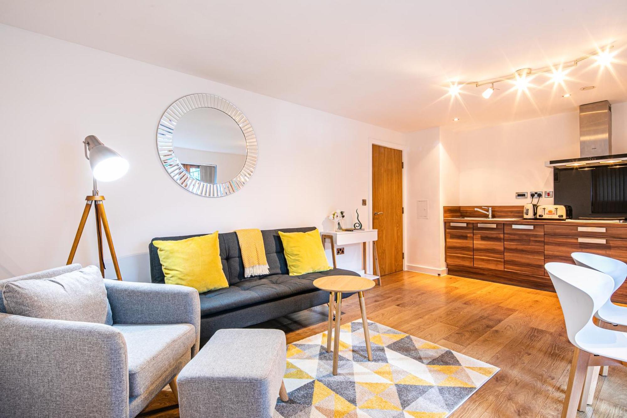 Stylish 2 Bed 18 - Centre, Free Parking, Espresso Machine & Netflix - Hosted By Host Save Apartment Sheffield