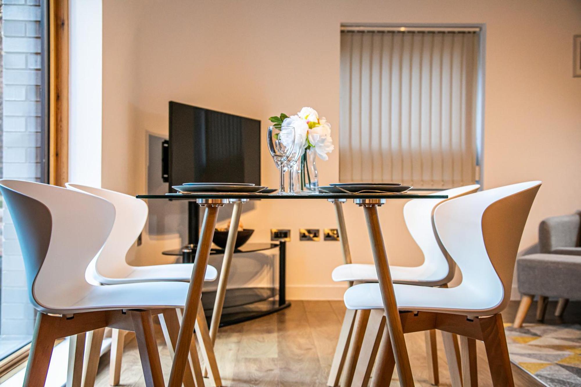 Stylish 2 Bed 18 - Centre, Free Parking, Espresso Machine & Netflix - Hosted By Host Save Apartment Sheffield